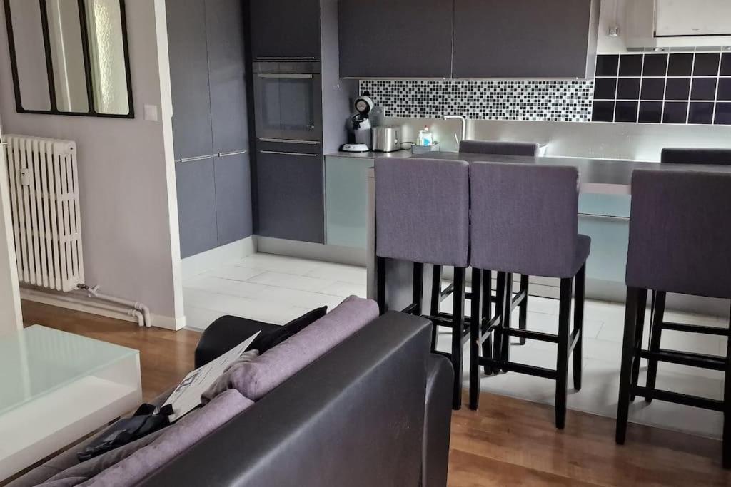 Refuge Urbain Chic Avec Balcon Apartment Saint-Lo Exterior foto